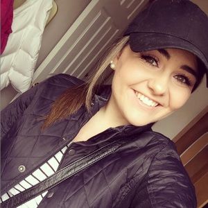 Meet your Posher, Abigail